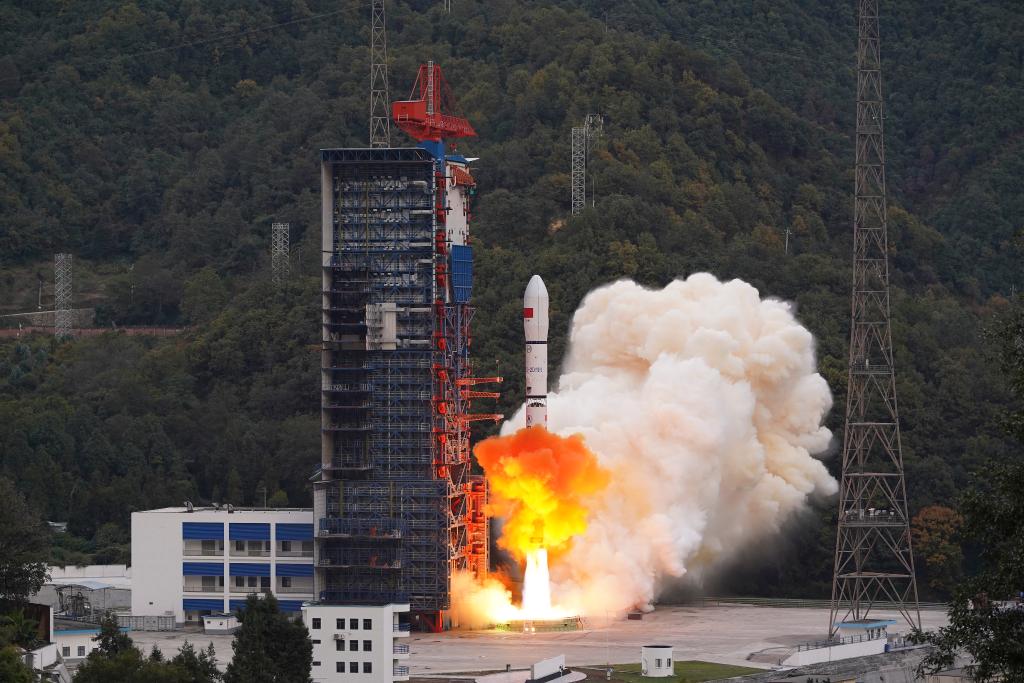 C7平台：长二丁火箭携手远征三号上面级发射成功